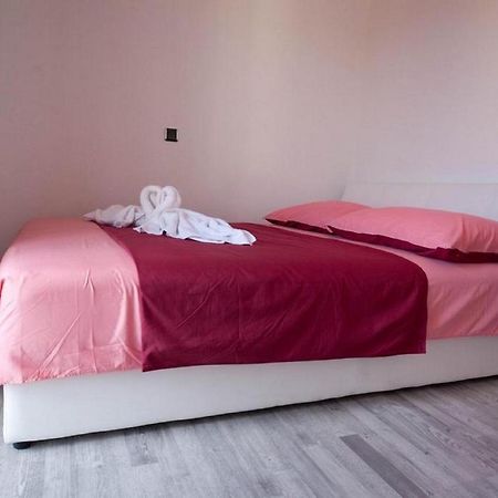 Rooms Aladino โตรกีร์ ภายนอก รูปภาพ