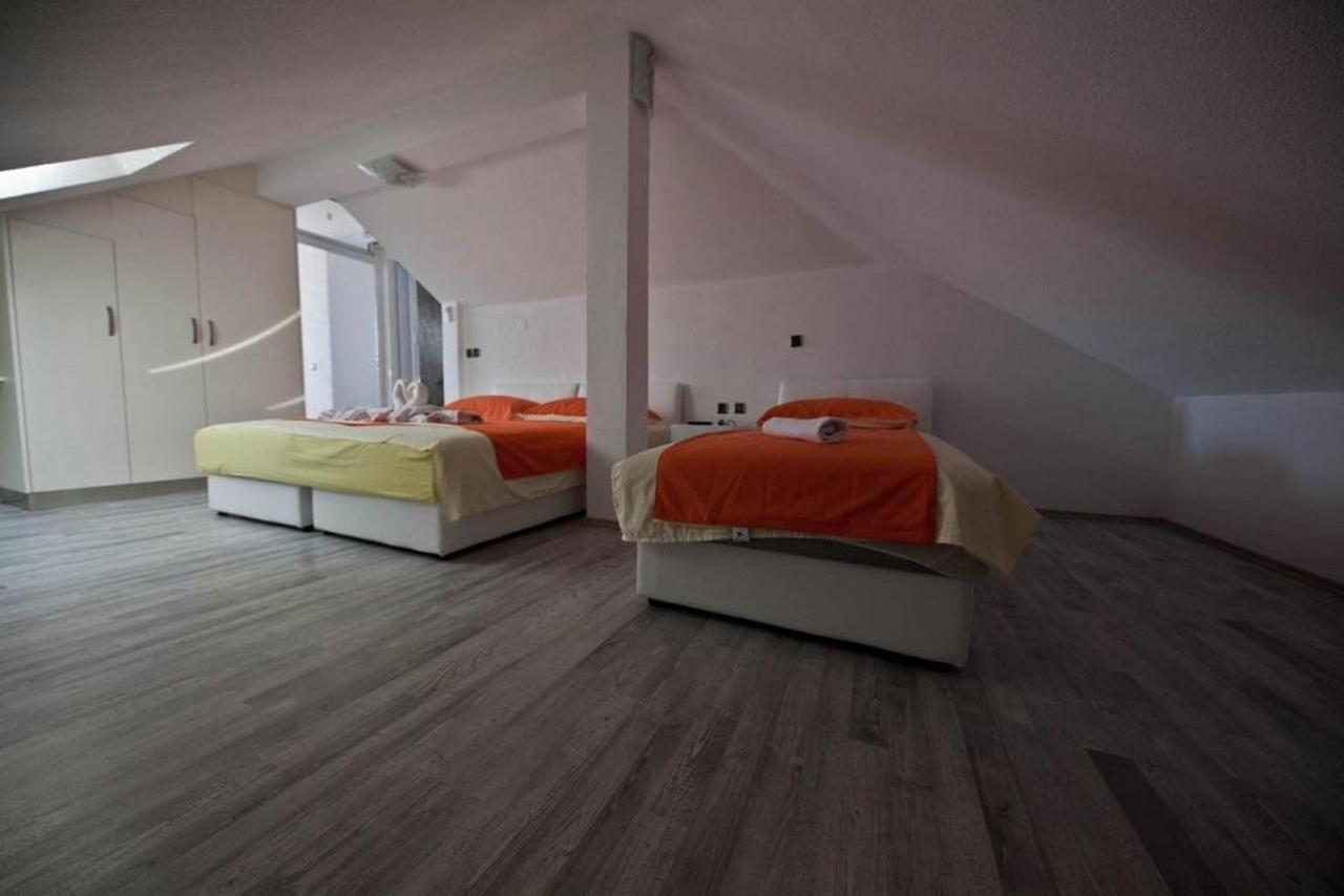 Rooms Aladino โตรกีร์ ห้อง รูปภาพ