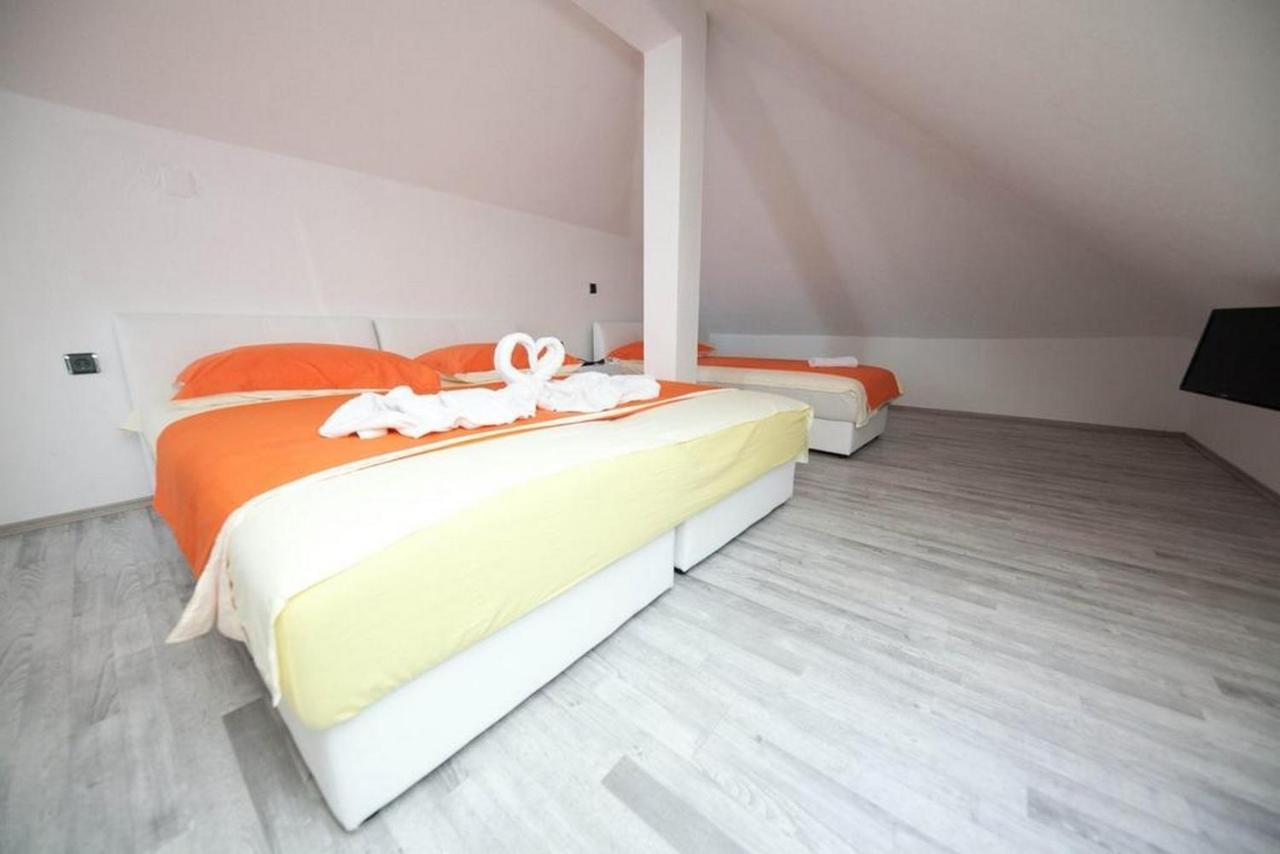 Rooms Aladino โตรกีร์ ห้อง รูปภาพ
