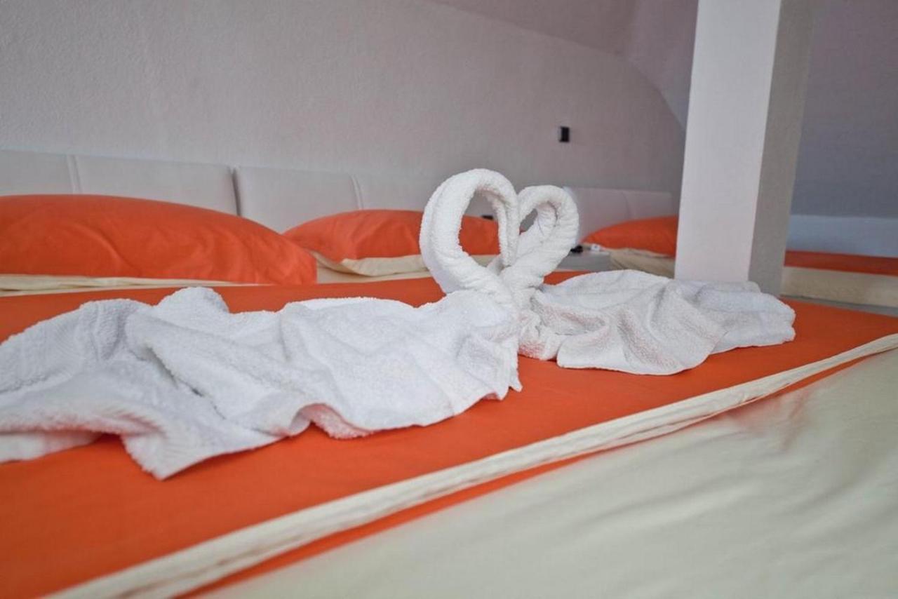 Rooms Aladino โตรกีร์ ห้อง รูปภาพ