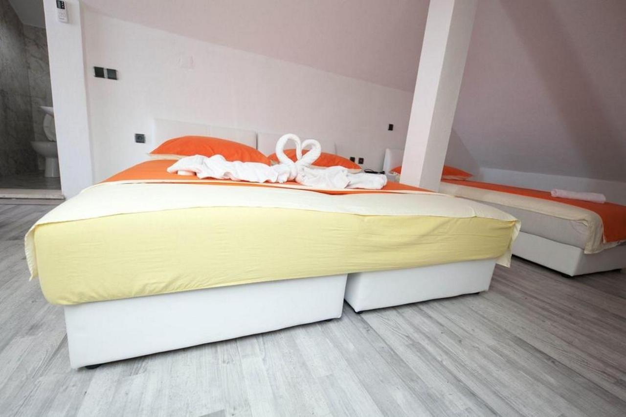 Rooms Aladino โตรกีร์ ห้อง รูปภาพ