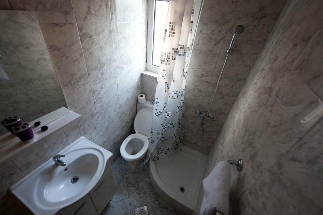 Rooms Aladino โตรกีร์ ภายนอก รูปภาพ